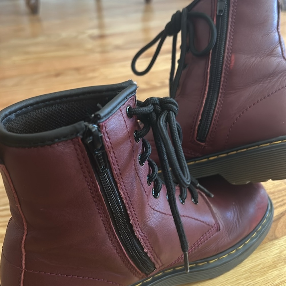 Boots - Picture 3 of 5